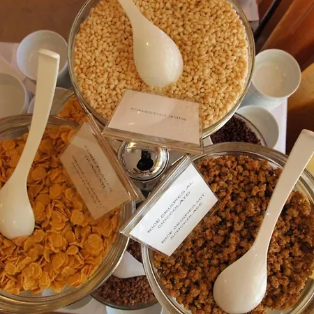 Azure Serenity Modern Sea View Flat With Pool 公寓 比比翁