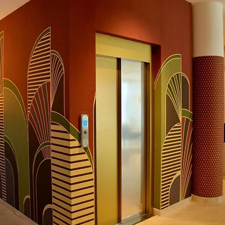 Апартаменти Azure Serenity Modern Sea View Flat With Pool