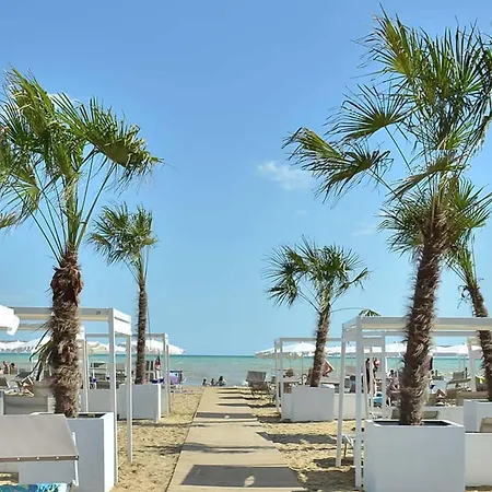 Azure Serenity Modern Sea View Flat With Pool Μπιμπιόνε