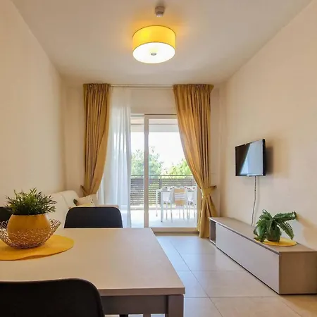 Azure Serenity Modern Sea View Flat With Pool Διαμέρισμα Μπιμπιόνε