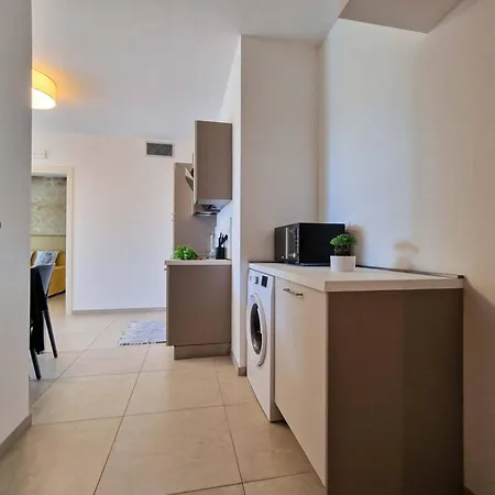 Azure Serenity Modern Sea View Flat With Pool *